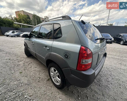 Сірий Хендай Туксон, об'ємом двигуна 1.98 л та пробігом 209 тис. км за 8400 $, фото 8 на Automoto.ua