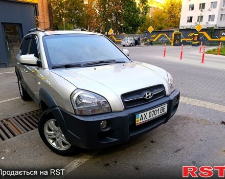 Серый Хендай Туксон, объемом двигателя 2.7 л и пробегом 160 тыс. км за 8900 $, фото 2 на Automoto.ua