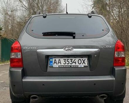 Сірий Хендай Туксон, об'ємом двигуна 1.98 л та пробігом 170 тис. км за 8800 $, фото 4 на Automoto.ua