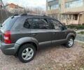 Сірий Хендай Туксон, об'ємом двигуна 2 л та пробігом 170 тис. км за 7600 $, фото 2 на Automoto.ua