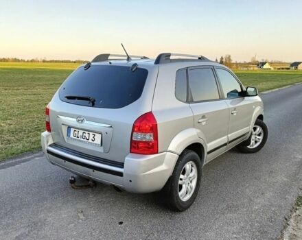 Серый Хендай Туксон, объемом двигателя 2 л и пробегом 234 тыс. км за 2149 $, фото 3 на Automoto.ua