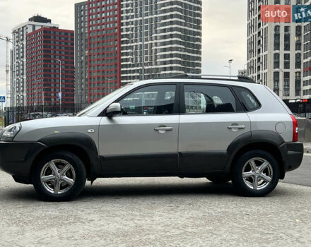 Хендай Туксон 2008 в Киеве на Automoto.ua Серый Хендай Туксон, объемом двигателя 2 л и пробегом 187 тыс. км за 7250 $, фото 13 на Automoto.ua