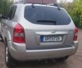 Хендай Туксон 2008 в Бердичеве на Automoto.ua Серый Хендай Туксон, объемом двигателя 1.98 л и пробегом 201 тыс. км за 8299 $, фото 10 на Automoto.ua
