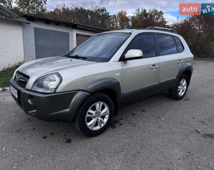 Серый Хендай Туксон, объемом двигателя 2 л и пробегом 228 тыс. км за 6900 $, фото 11 на Automoto.ua