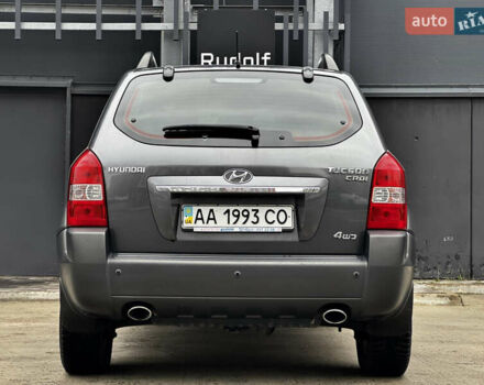 Сірий Хендай Туксон, об'ємом двигуна 2 л та пробігом 213 тис. км за 8500 $, фото 16 на Automoto.ua