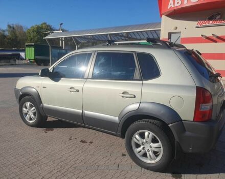 Хендай Туксон 2008 у Тернополі на Automoto.ua Сірий Хендай Туксон, об'ємом двигуна 2 л та пробігом 186 тис. км за 6600 $, фото 9 на Automoto.ua