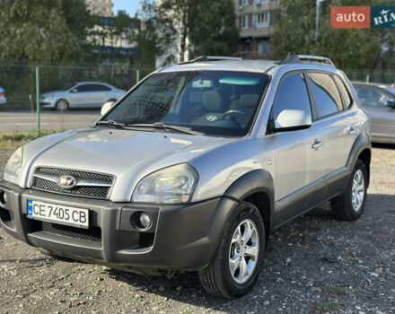 Серый Хендай Туксон, объемом двигателя 1.99 л и пробегом 333 тыс. км за 7899 $, фото 2 на Automoto.ua