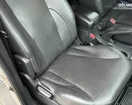 Сірий Хендай Туксон, об'ємом двигуна 2.7 л та пробігом 210 тис. км за 9290 $, фото 21 на Automoto.ua