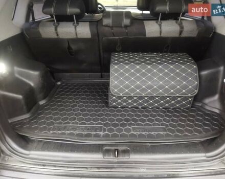 Серый Хендай Туксон, объемом двигателя 2 л и пробегом 210 тыс. км за 8200 $, фото 10 на Automoto.ua