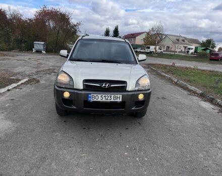 Хендай Туксон 2008 в Жмеренке на Automoto.ua Серый Хендай Туксон, объемом двигателя 2 л и пробегом 228 тыс. км за 6900 $, фото 2 на Automoto.ua