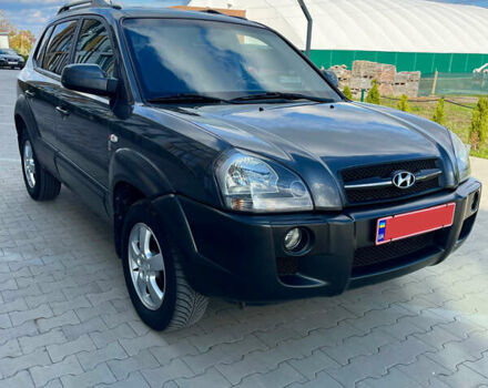 Сірий Хендай Туксон, об'ємом двигуна 2 л та пробігом 172 тис. км за 8550 $, фото 5 на Automoto.ua