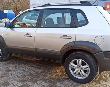 Серый Хендай Туксон, объемом двигателя 2 л и пробегом 127 тыс. км за 9300 $, фото 10 на Automoto.ua