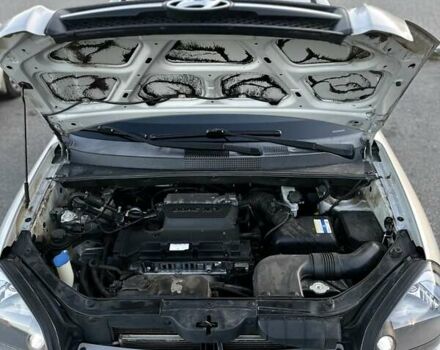 Серый Хендай Туксон, объемом двигателя 1.98 л и пробегом 198 тыс. км за 13000 $, фото 16 на Automoto.ua