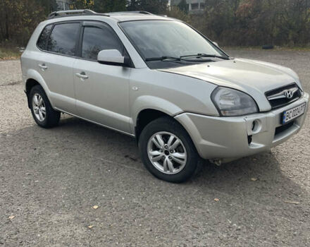 Сірий Хендай Туксон, об'ємом двигуна 1.98 л та пробігом 210 тис. км за 4999 $, фото 4 на Automoto.ua