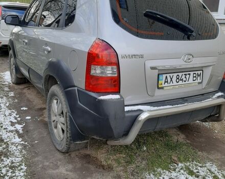 Серый Хендай Туксон, объемом двигателя 2 л и пробегом 213 тыс. км за 8000 $, фото 4 на Automoto.ua