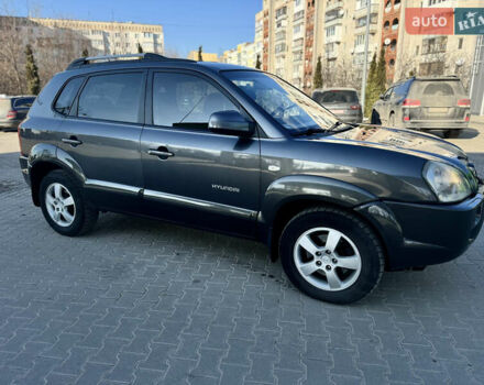 Сірий Хендай Туксон, об'ємом двигуна 1.98 л та пробігом 280 тис. км за 7300 $, фото 7 на Automoto.ua