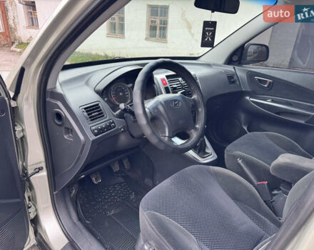 Серый Хендай Туксон, объемом двигателя 2 л и пробегом 228 тыс. км за 6700 $, фото 10 на Automoto.ua