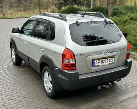 Сірий Хендай Туксон, об'ємом двигуна 2 л та пробігом 218 тис. км за 6900 $, фото 2 на Automoto.ua