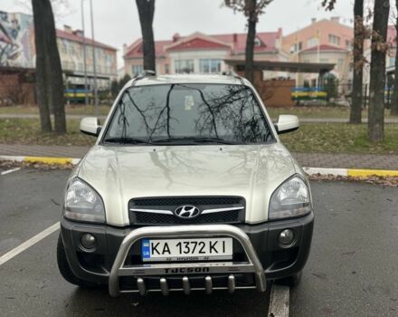 Серый Хендай Туксон, объемом двигателя 2 л и пробегом 151 тыс. км за 8300 $, фото 1 на Automoto.ua