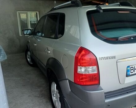 Серый Хендай Туксон, объемом двигателя 2 л и пробегом 220 тыс. км за 8200 $, фото 6 на Automoto.ua