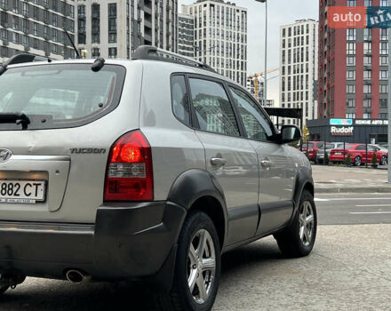 Хендай Туксон 2008 в Киеве на Automoto.ua Серый Хендай Туксон, объемом двигателя 2 л и пробегом 187 тыс. км за 7250 $, фото 17 на Automoto.ua