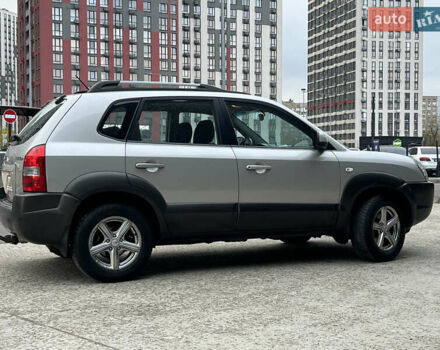 Хендай Туксон 2008 в Киеве на Automoto.ua Серый Хендай Туксон, объемом двигателя 2 л и пробегом 187 тыс. км за 7250 $, фото 15 на Automoto.ua