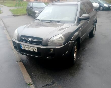 Сірий Хендай Туксон, об'ємом двигуна 2 л та пробігом 230 тис. км за 7600 $, фото 1 на Automoto.ua