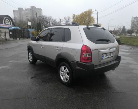 Сірий Хендай Туксон, об'ємом двигуна 2 л та пробігом 215 тис. км за 7750 $, фото 8 на Automoto.ua