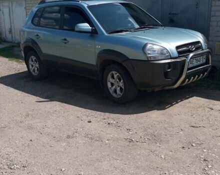Серый Хендай Туксон, объемом двигателя 2.7 л и пробегом 256 тыс. км за 8700 $, фото 4 на Automoto.ua
