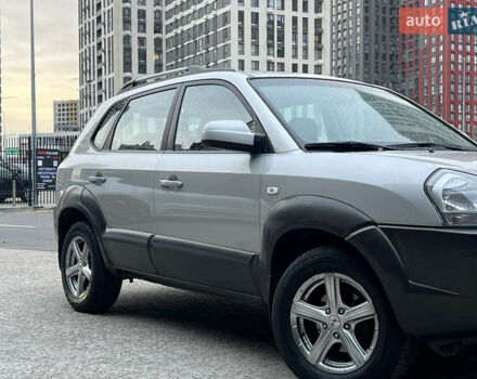 Хендай Туксон 2008 в Киеве на Automoto.ua Серый Хендай Туксон, объемом двигателя 2 л и пробегом 187 тыс. км за 7250 $, фото 10 на Automoto.ua