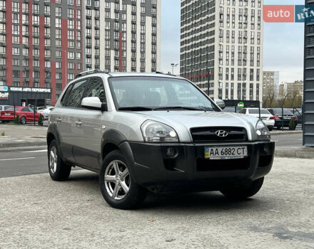 Хендай Туксон 2008 в Киеве на Automoto.ua Серый Хендай Туксон, объемом двигателя 2 л и пробегом 187 тыс. км за 7250 $, фото 9 на Automoto.ua