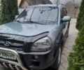 Серый Хендай Туксон, объемом двигателя 2 л и пробегом 270 тыс. км за 7800 $, фото 1 на Automoto.ua