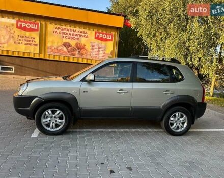 Серый Хендай Туксон, объемом двигателя 2 л и пробегом 164 тыс. км за 9300 $, фото 6 на Automoto.ua