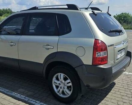 Сірий Хендай Туксон, об'ємом двигуна 1.98 л та пробігом 177 тис. км за 8500 $, фото 11 на Automoto.ua