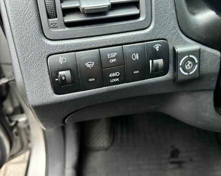 Сірий Хендай Туксон, об'ємом двигуна 2 л та пробігом 218 тис. км за 6900 $, фото 4 на Automoto.ua