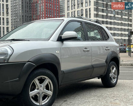 Хендай Туксон 2008 в Киеве на Automoto.ua Серый Хендай Туксон, объемом двигателя 2 л и пробегом 187 тыс. км за 7250 $, фото 12 на Automoto.ua