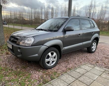 Сірий Хендай Туксон, об'ємом двигуна 2 л та пробігом 170 тис. км за 7600 $, фото 7 на Automoto.ua
