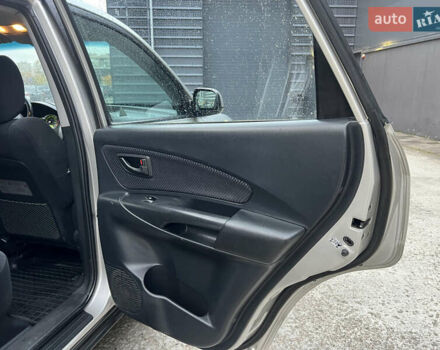 Хендай Туксон 2008 в Киеве на Automoto.ua Серый Хендай Туксон, объемом двигателя 2 л и пробегом 187 тыс. км за 7250 $, фото 53 на Automoto.ua