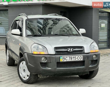 Серый Хендай Туксон, объемом двигателя 2 л и пробегом 176 тыс. км за 8300 $, фото 9 на Automoto.ua