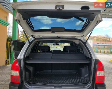 Хендай Туксон 2008 в Турке на Automoto.ua Серый Хендай Туксон, объемом двигателя 2 л и пробегом 274 тыс. км за 7200 $, фото 27 на Automoto.ua