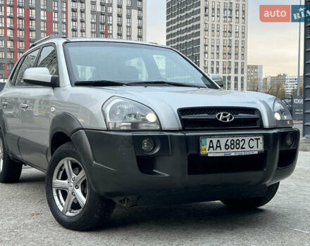 Хендай Туксон 2008 в Киеве на Automoto.ua Серый Хендай Туксон, объемом двигателя 2 л и пробегом 187 тыс. км за 7250 $, фото 3 на Automoto.ua