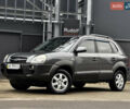 Сірий Хендай Туксон, об'ємом двигуна 2 л та пробігом 213 тис. км за 8500 $, фото 5 на Automoto.ua