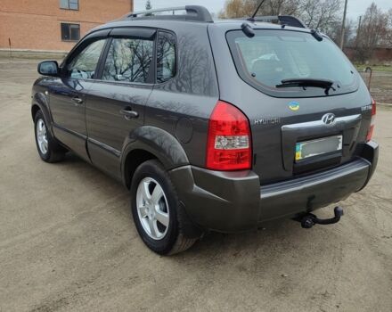 Сірий Хендай Туксон, об'ємом двигуна 2 л та пробігом 95 тис. км за 8800 $, фото 5 на Automoto.ua