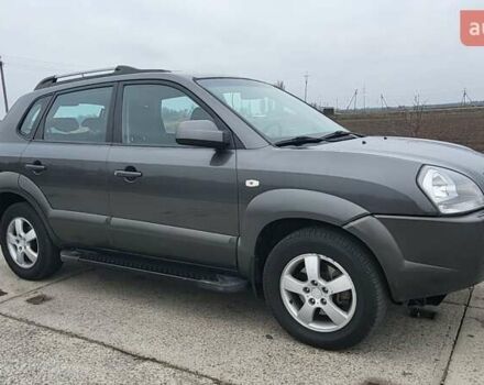 Серый Хендай Туксон, объемом двигателя 1.98 л и пробегом 177 тыс. км за 8200 $, фото 19 на Automoto.ua