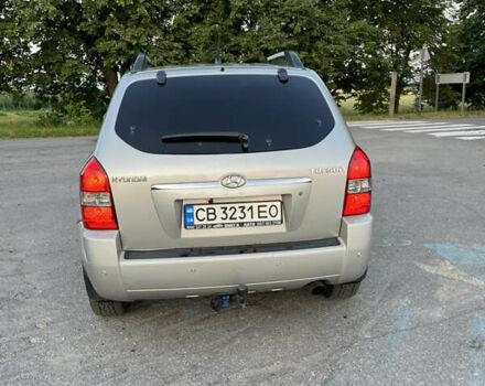 Сірий Хендай Туксон, об'ємом двигуна 1.98 л та пробігом 341 тис. км за 7500 $, фото 3 на Automoto.ua