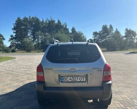 Серый Хендай Туксон, объемом двигателя 1.99 л и пробегом 255 тыс. км за 5800 $, фото 10 на Automoto.ua