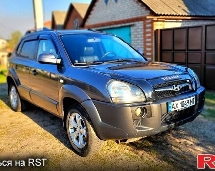 Серый Хендай Туксон, объемом двигателя 2 л и пробегом 190 тыс. км за 8500 $, фото 5 на Automoto.ua