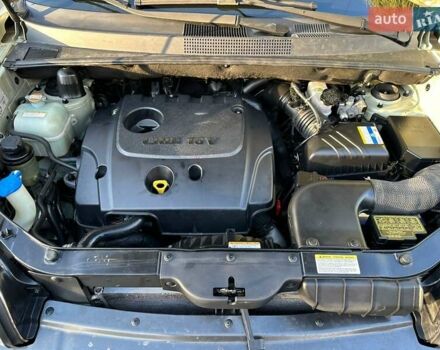 Серый Хендай Туксон, объемом двигателя 2 л и пробегом 164 тыс. км за 9300 $, фото 48 на Automoto.ua