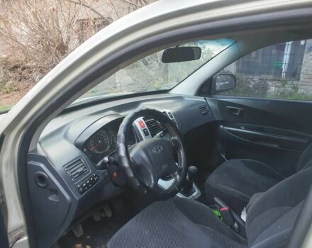 Хендай Туксон 2008 у Тернополі на Automoto.ua Сірий Хендай Туксон, об'ємом двигуна 2 л та пробігом 186 тис. км за 6600 $, фото 17 на Automoto.ua