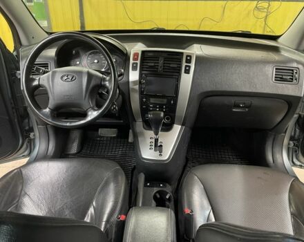 Сірий Хендай Туксон, об'ємом двигуна 2 л та пробігом 195 тис. км за 7500 $, фото 4 на Automoto.ua